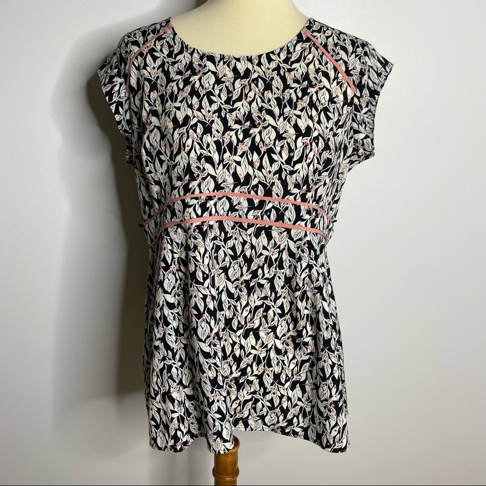 Motherhood maternity floral top size medium